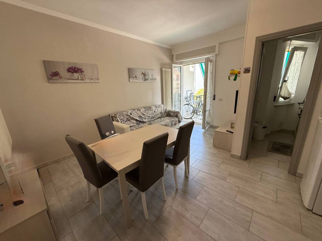 Appartamento a Alba adriatica in Via Venezia, 19 - Foto 2