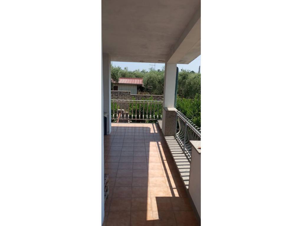 Villa a Aprilia in Via Le Salzare - Foto 5