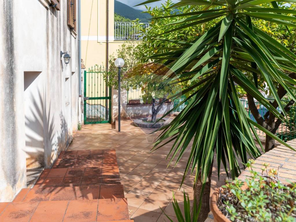 Casa indipendente a Maratea in VIA GAROTTOLI - Foto 2