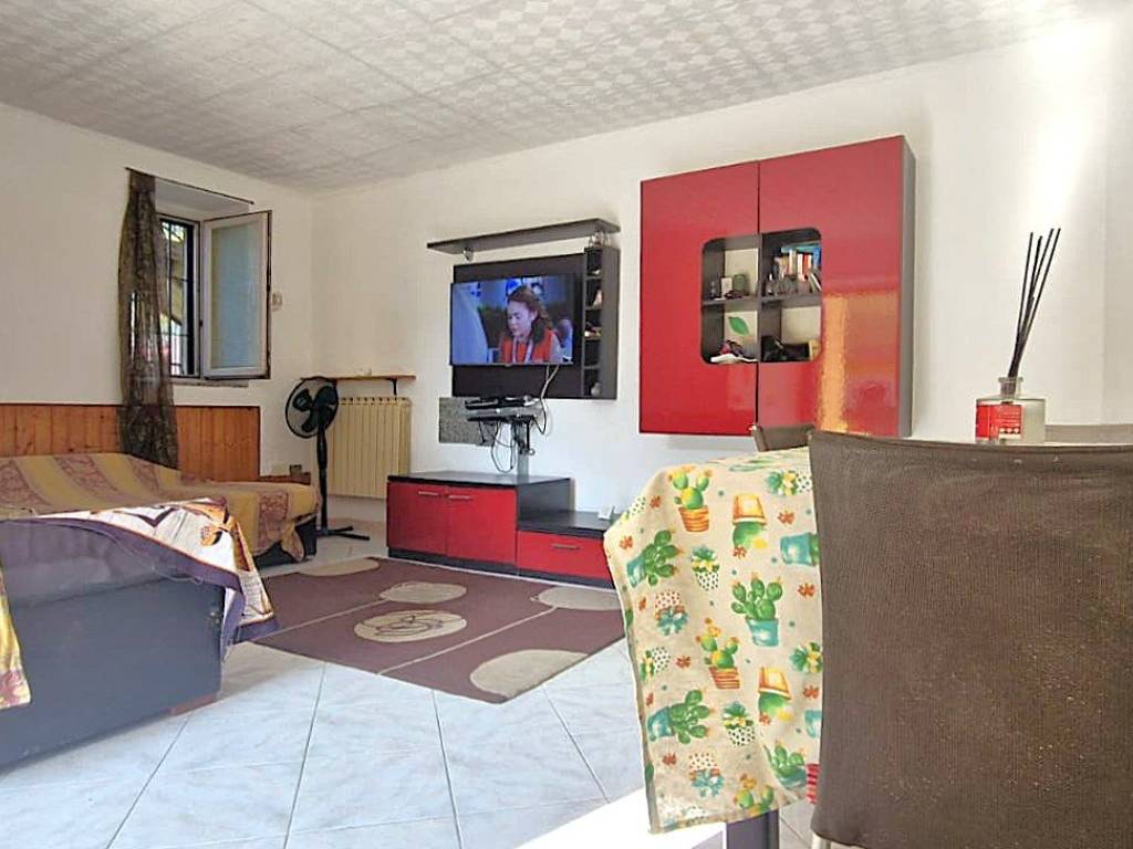 Appartamento a Castelletto sopra ticino in Via Guglielmo Marconi, 32 - Foto 2