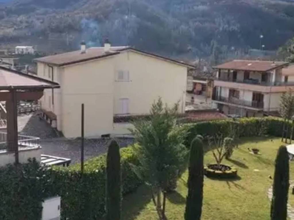 Palazzo / stabile a Isola del gran sasso d'italia in Via San Gabriele - Foto 4