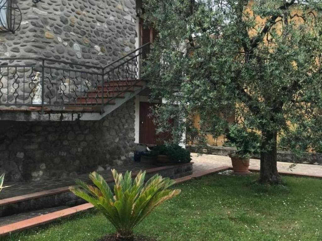 Villa a Pistoia in Via Pontenuovo e Croce, 16 - Foto 2