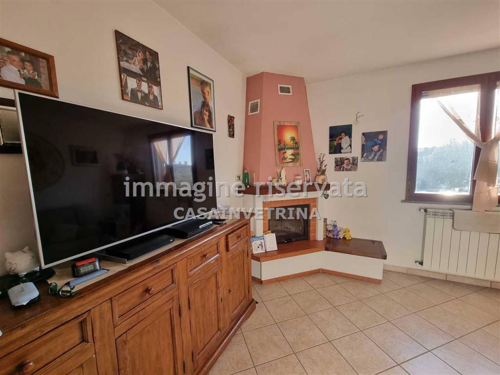 Appartamento a Campagnatico in PIAZZA DELLA LIBERTA' , - Foto 2
