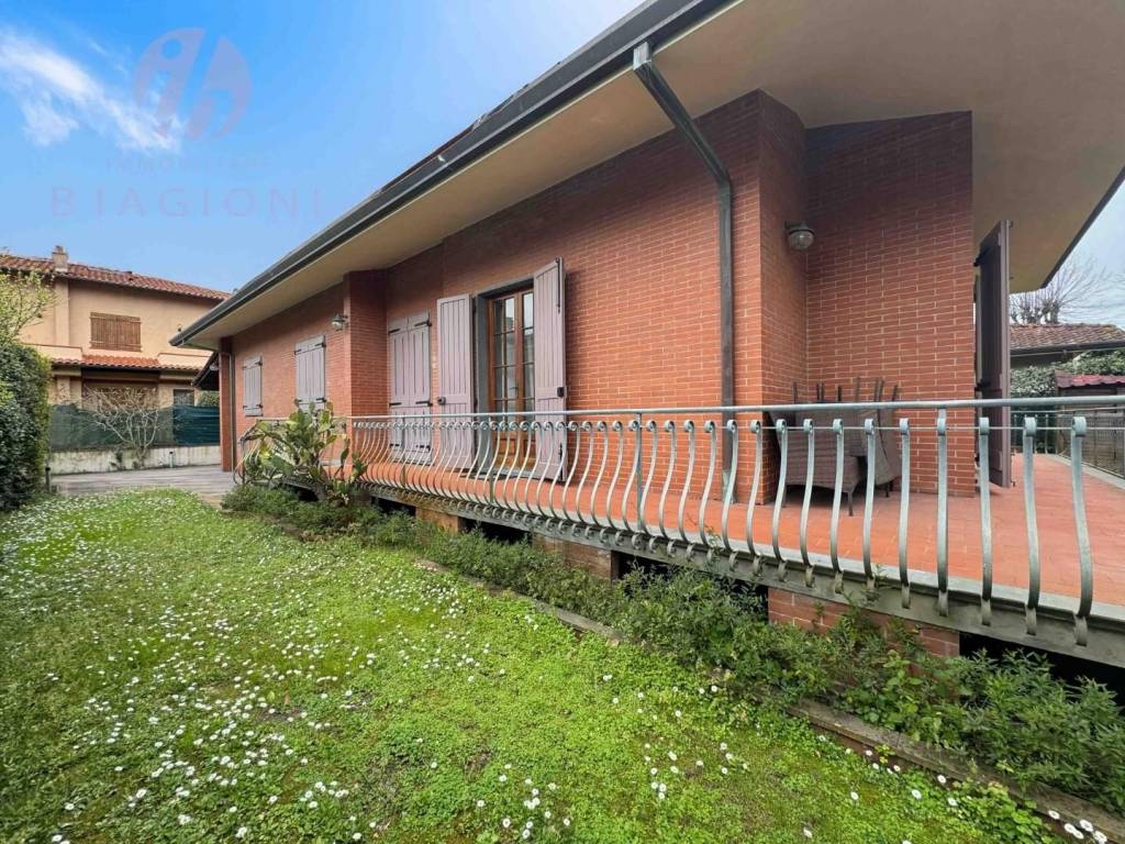 Casa indipendente a Forte dei marmi in Via Trento, 12 - Foto 2