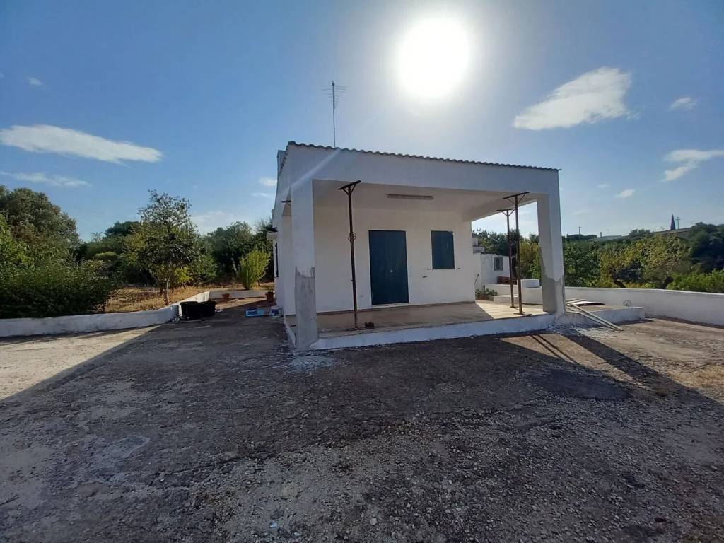 Villa a Ceglie messapica in Contrada Giuseppe Nisi S.N.C. - Foto 2