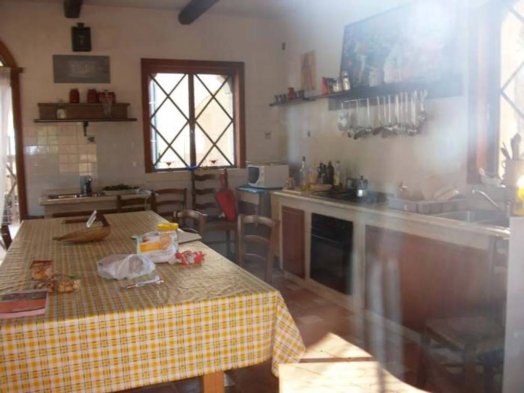 Rustico / casale a Carovigno in Strada Provinciale 34 S.N.C. - Foto 2