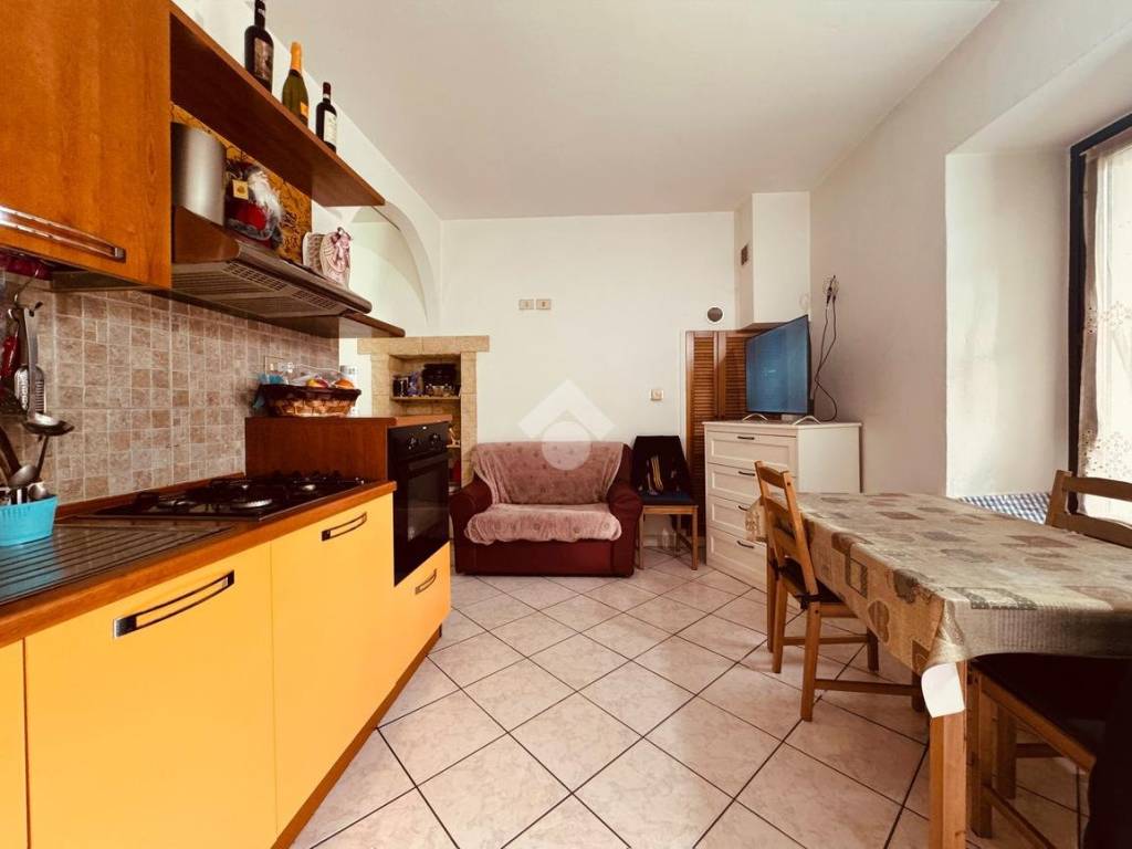 Appartamento a Casatenovo in Via Buttafava Carlo, 42 - Foto 2