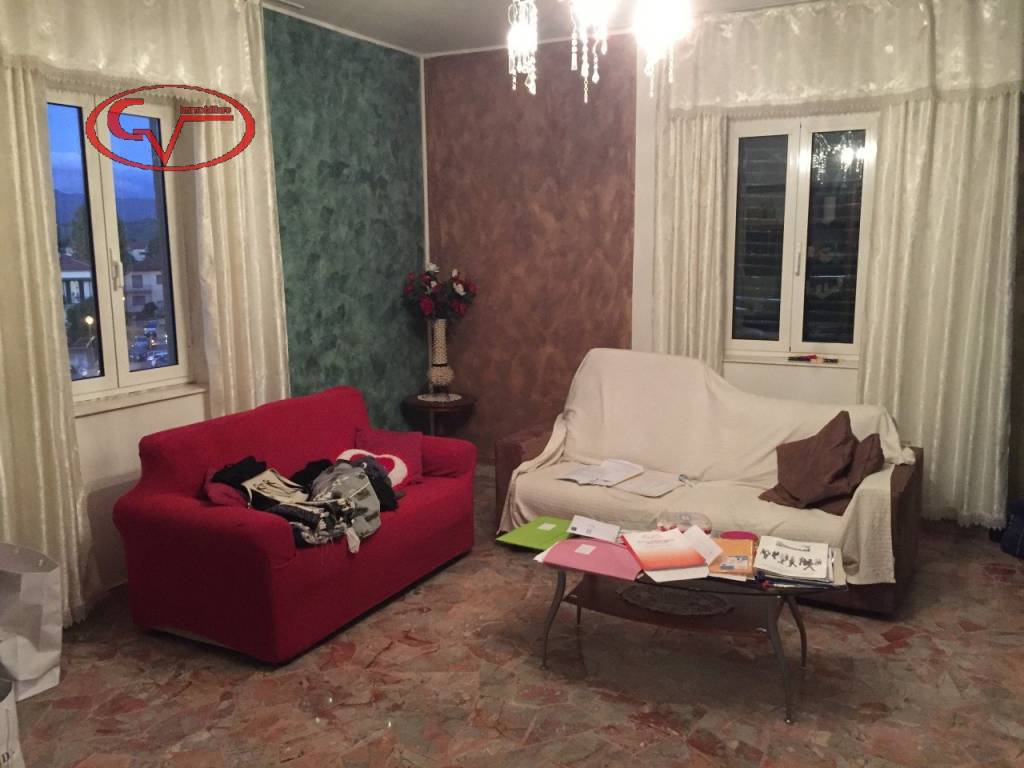 Appartamento a Montevarchi in Piazza Cesare Battisti - Foto 4
