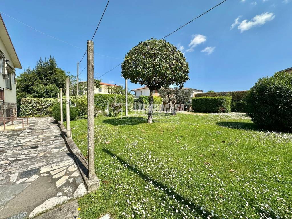 Villa a Peschiera del garda in Via Pastore - Foto 4
