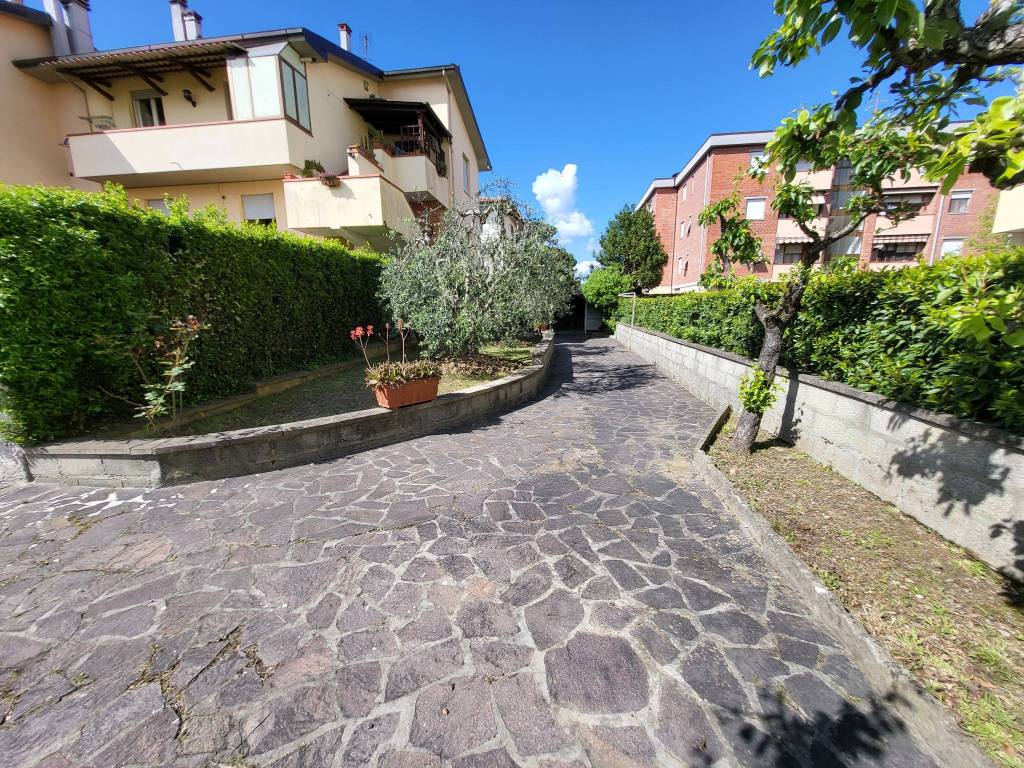 Appartamento a Calcinaia in Via delle Fosse Ardeatine - Foto 2