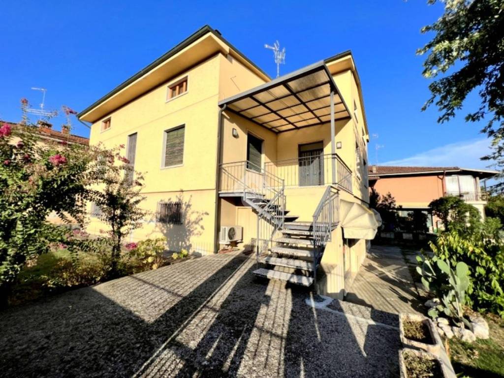 Villa a Verolanuova in Via San Rocco, 23 - Foto 2