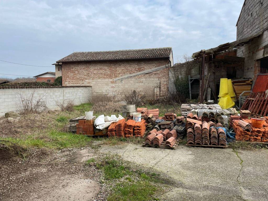 Casa indipendente a Castiglione delle stiviere in Via Morti dell'Astore - Foto 4