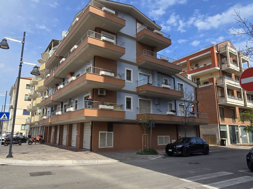 Appartamento a Pescara in Via Arnaldo da Brescia - Foto 2