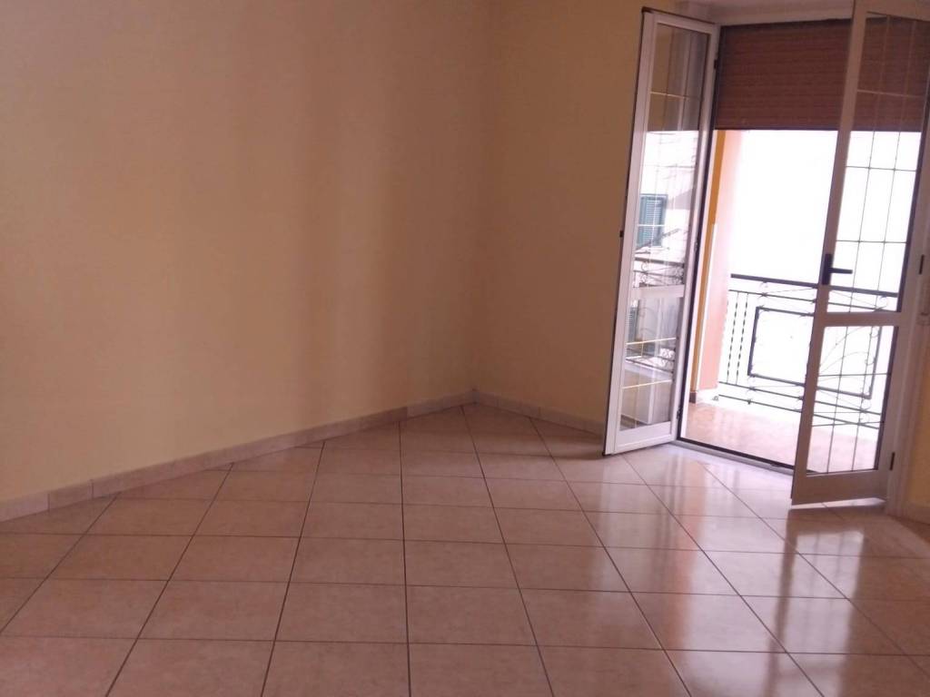 Appartamento a Pontecagnano faiano in Via Puglie - Foto 4