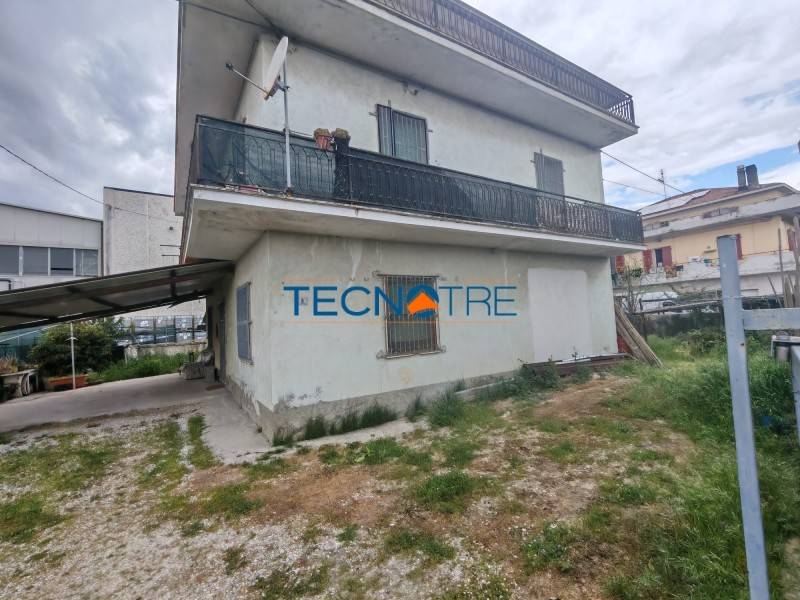 Villa a Martinsicuro in Via dei Castani, 8 - Foto 3