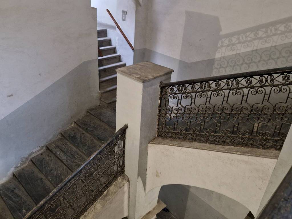 Appartamento a Aosta in piazza Plouves - Foto 3