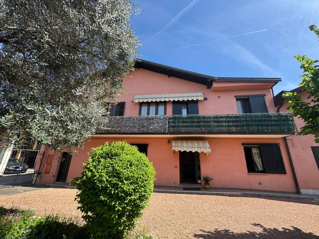 Casa indipendente a Gavirate in Via al Lago - Foto 2