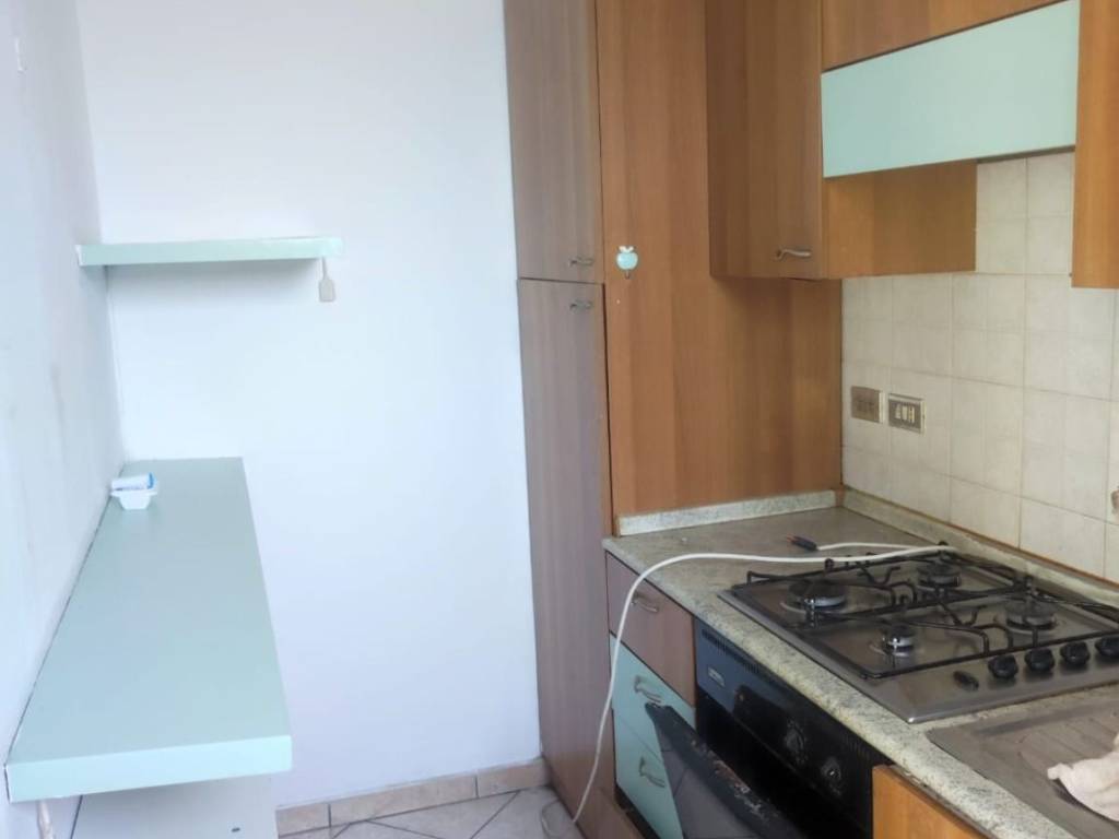 Appartamento a Gallarate in Via Somalia - Foto 3
