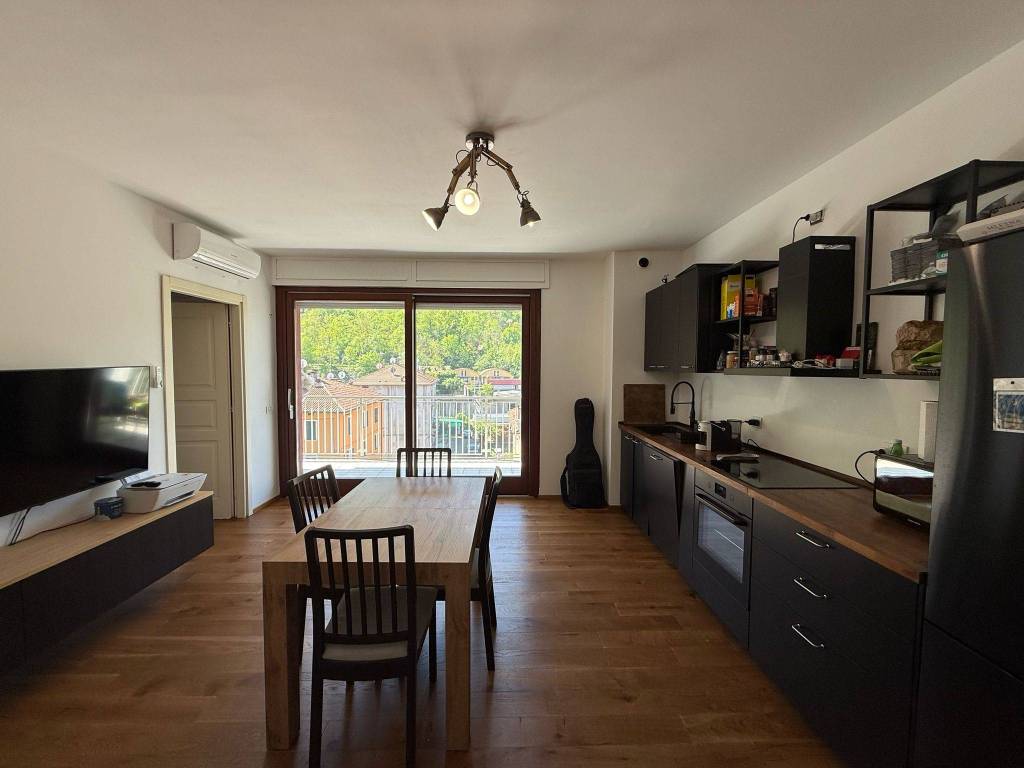 Appartamento a Como in Via Bellinzona, 266 - Foto 2