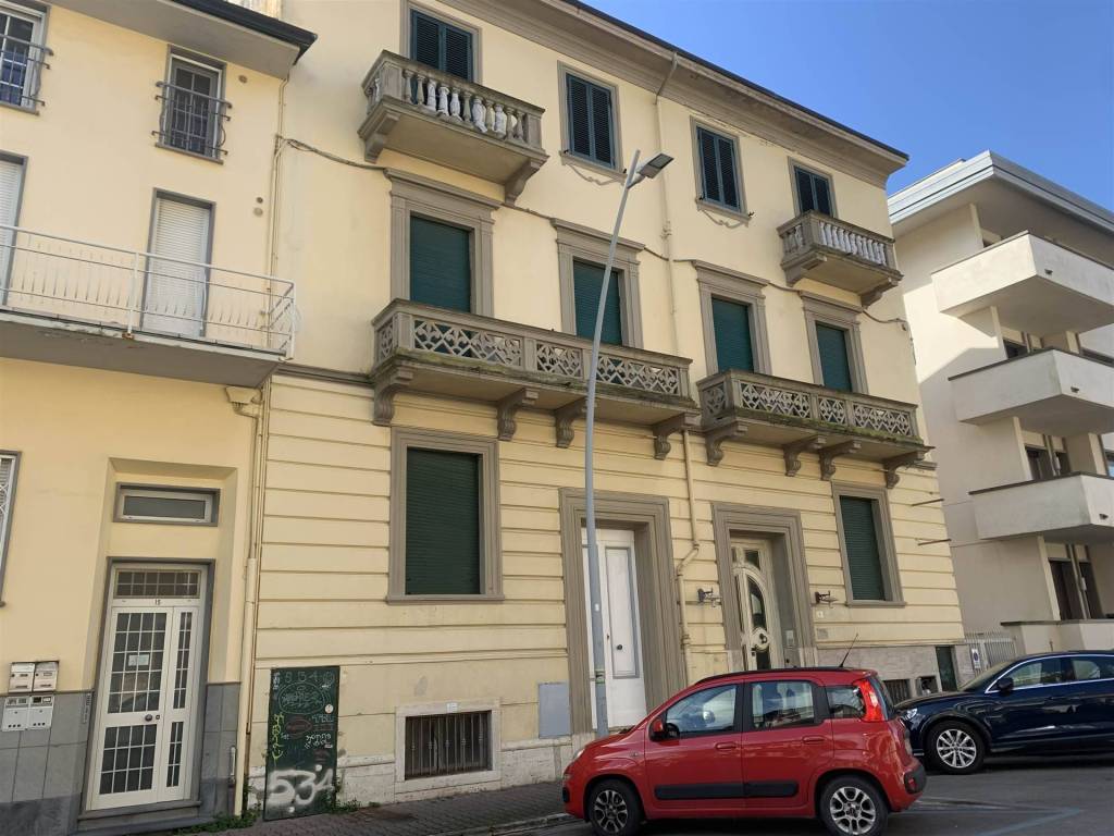 Appartamento a Viareggio in Via Cristoforo Colombo - Foto 4