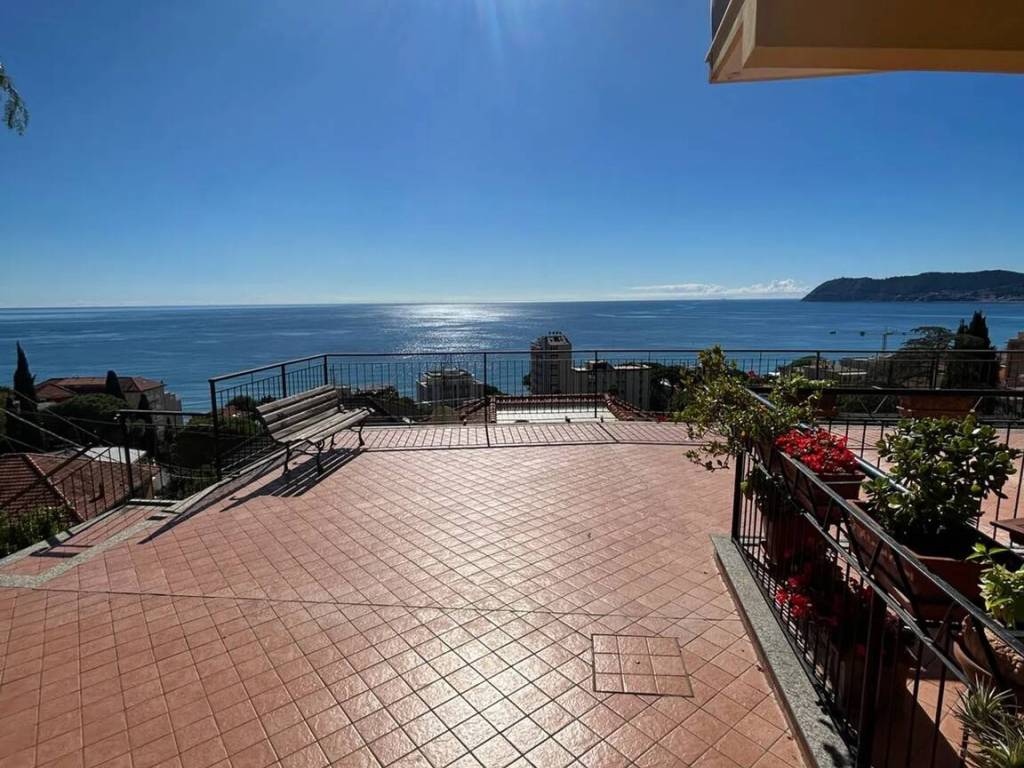 Appartamento a Alassio in Regione Paradiso S.N.C. - Foto 4