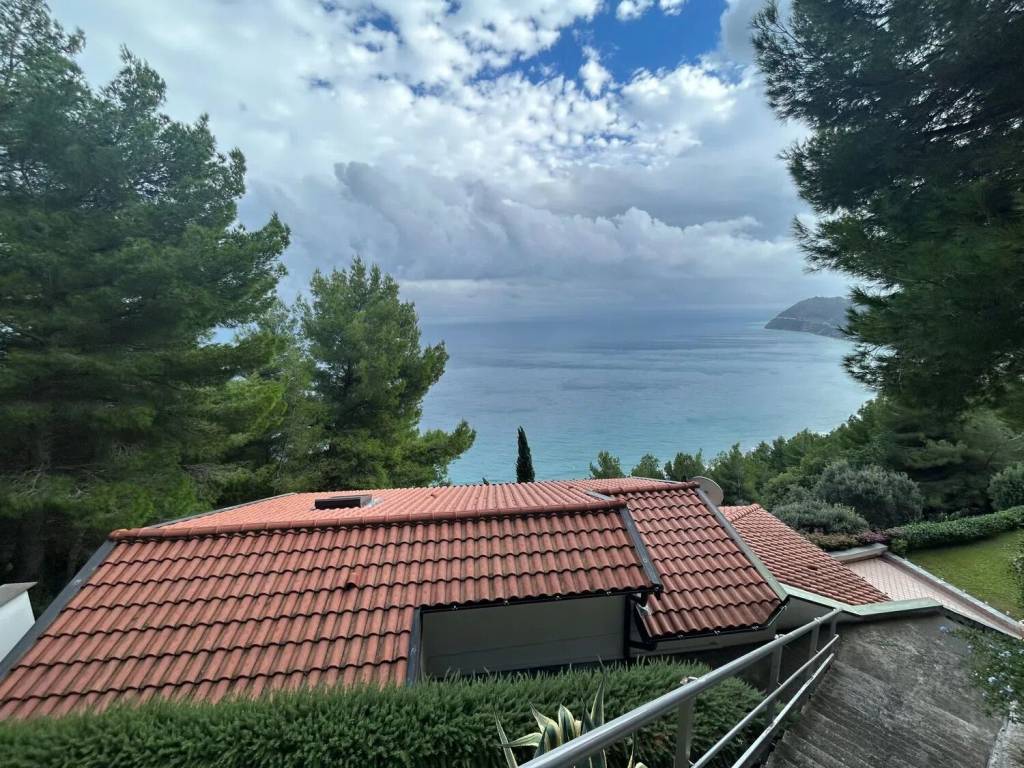 Villa a Alassio in Via Luigi Borri S.N.C. - Foto 2