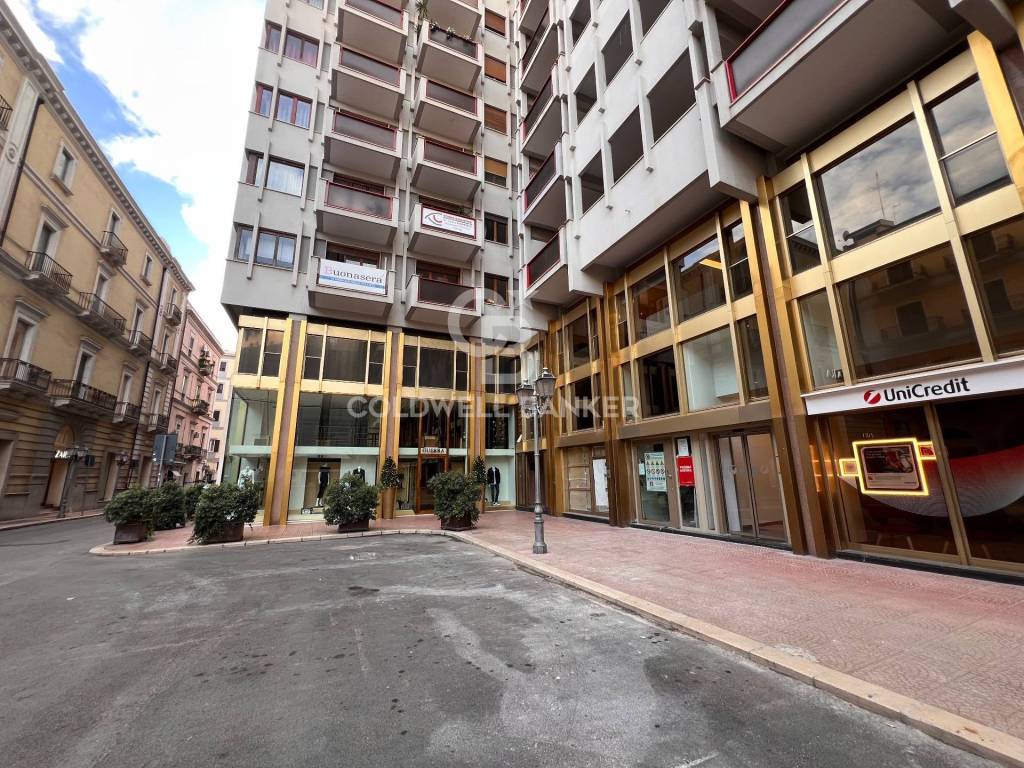 Appartamento a Taranto in Piazza Giovanni XXIII, 13 - Foto 3