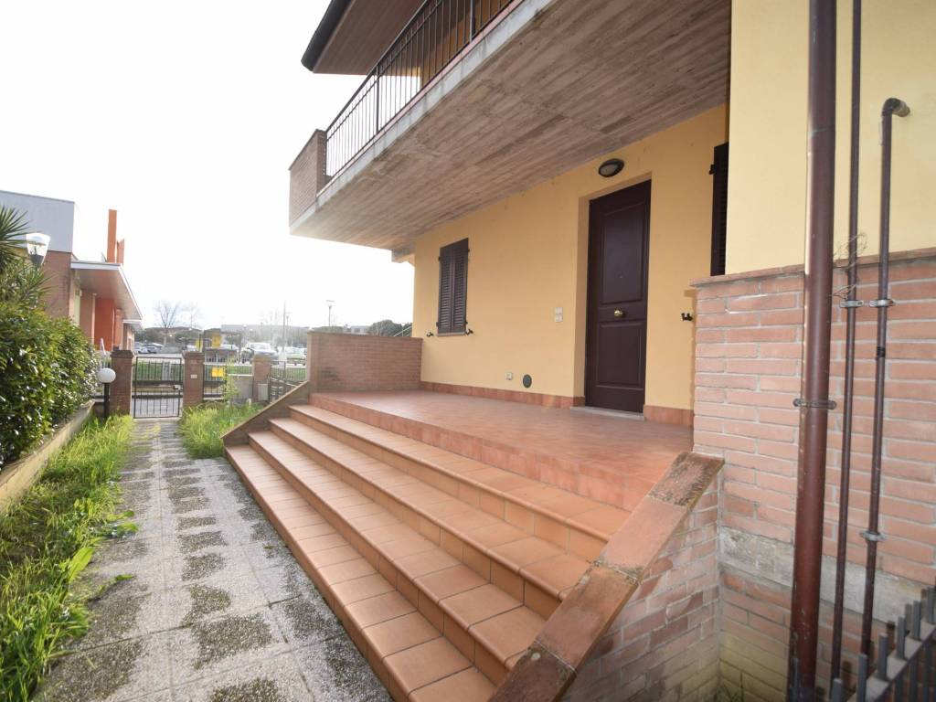 Appartamento a Castiglione del lago in Via Polverigi - Foto 2