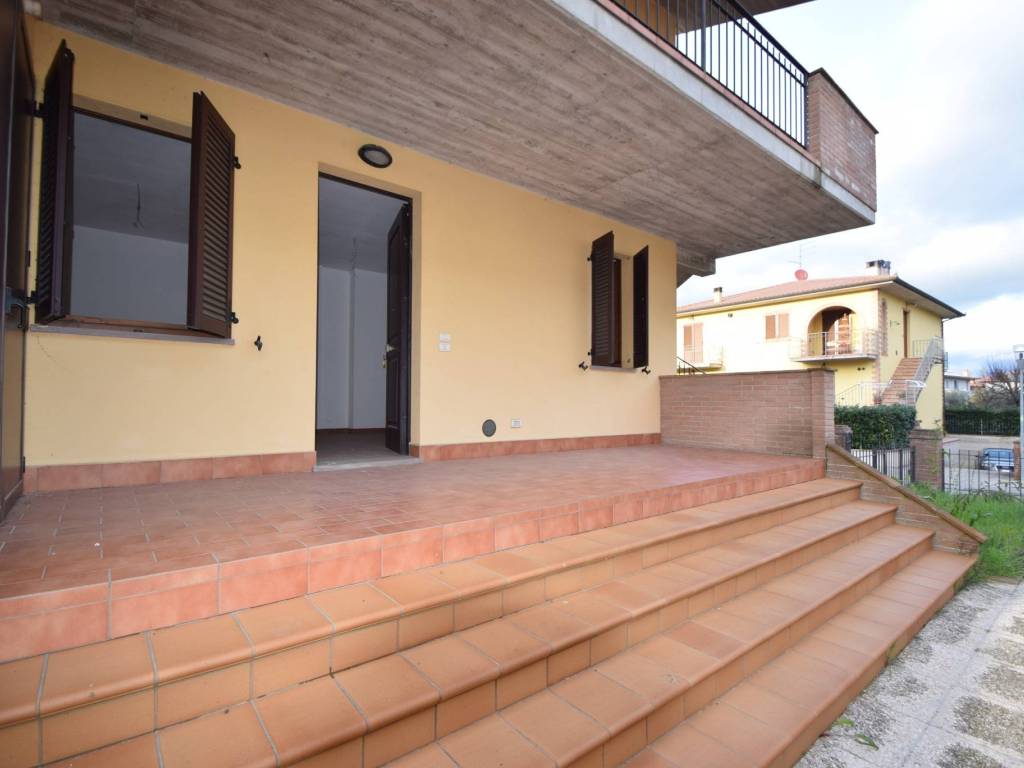 Appartamento a Castiglione del lago in Via Polverigi - Foto 3