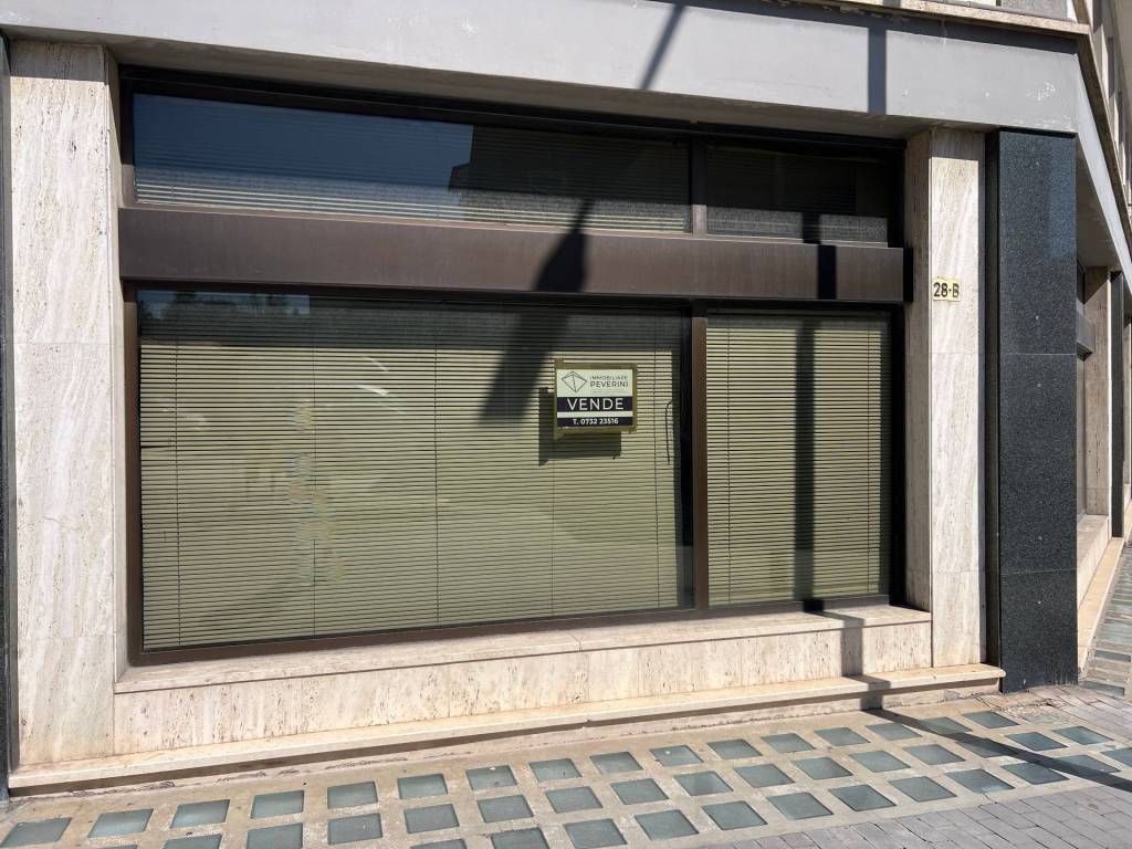 Immobile a Fabriano in PIAZZALE MATTEOTTI - Foto 2