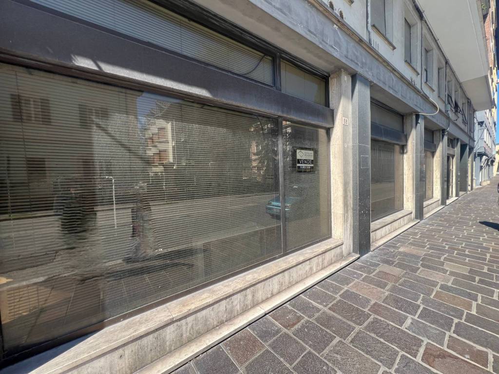 Immobile a Fabriano in PIAZZALE MATTEOTTI - Foto 3