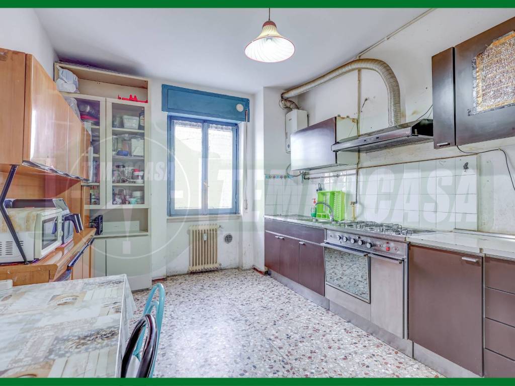 Appartamento a Gallarate in Via Michelangelo Buonarroti - Foto 5