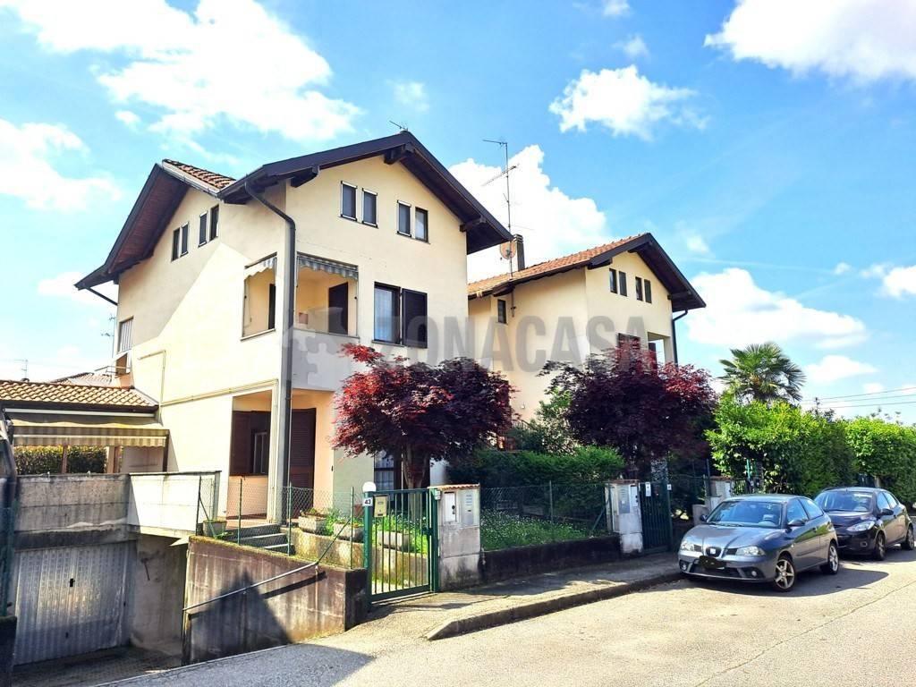 Villa a Arsago seprio in Via Raffaello Sanzio - Foto 2