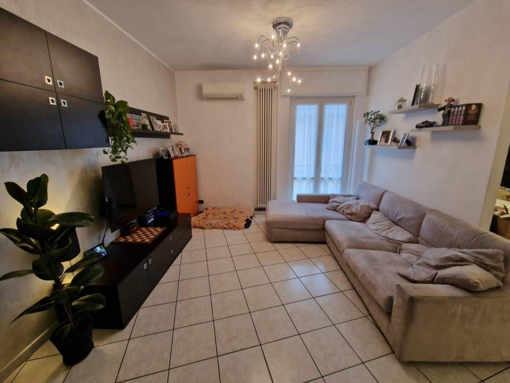 Appartamento a Desio in Via Giovanni Segantini, 33 - Foto 2