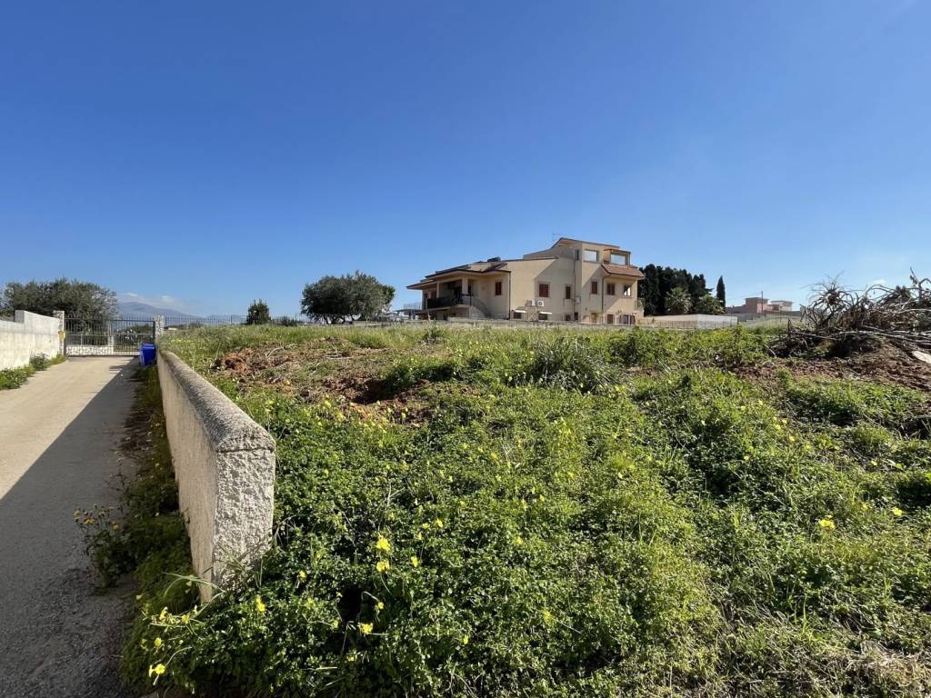 Terreno a Balestrate in via carlo alberto dalla chiesa - Foto 2