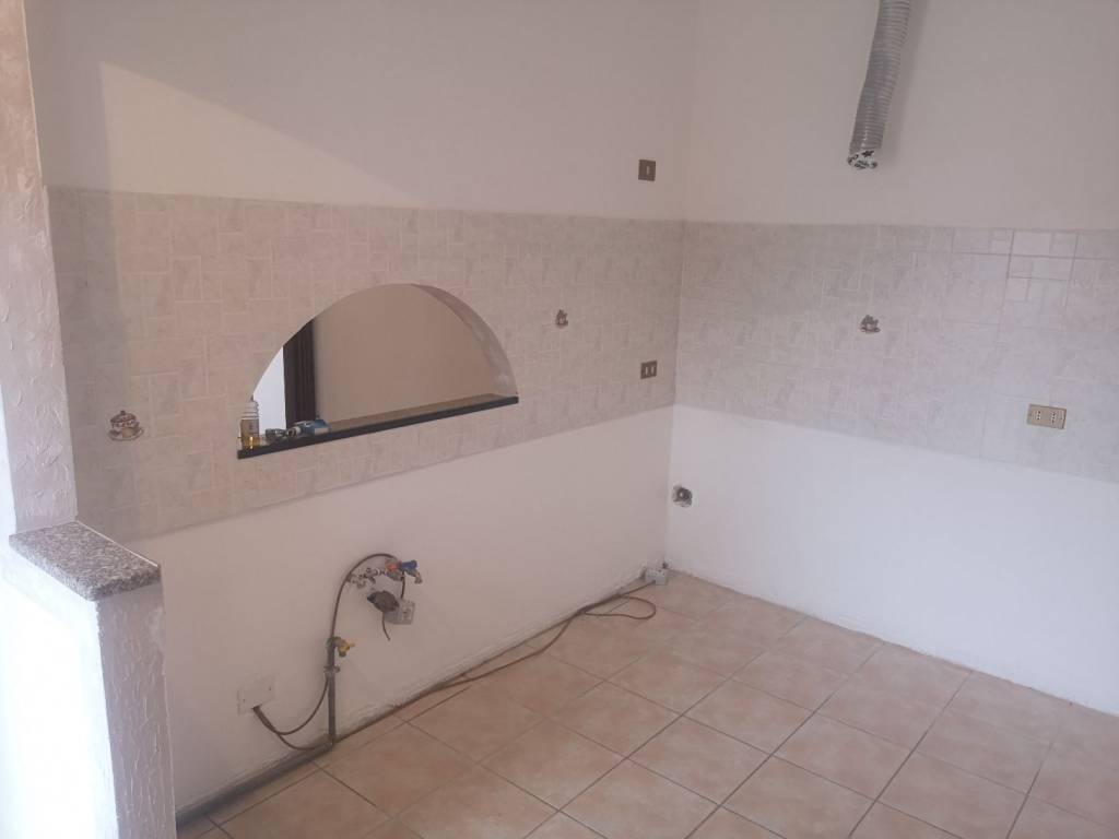 Appartamento a Arcisate in Via Camillo Benso di Cavour, 44 - Foto 2