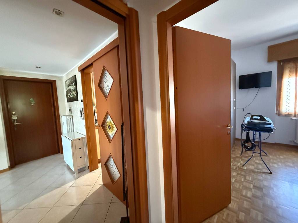 Appartamento a Limbiate in Via Stelvio, 15 - Foto 4