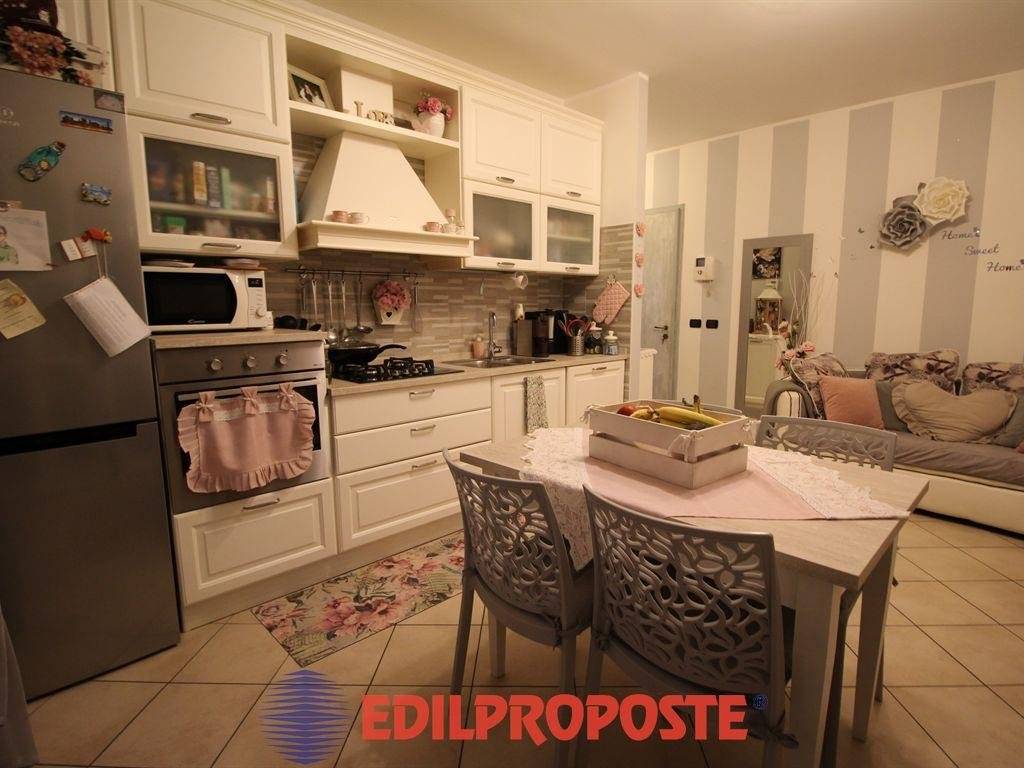 Appartamento a Limbiate in corinna bruni, 3 - Foto 4