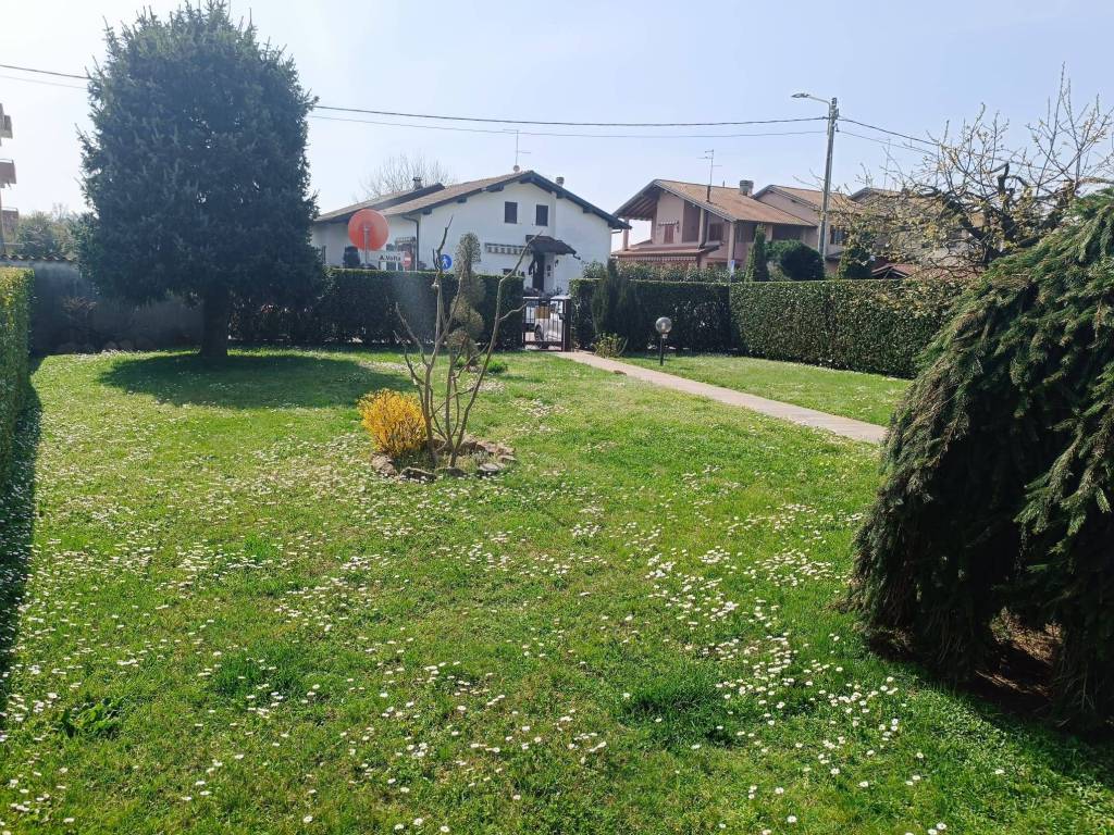 Villetta a schiera a Solbiate con cagno in Via Alessandro Volta - Foto 4