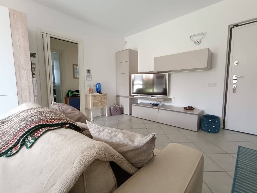 Appartamento a Turate in Via Camillo Benso di Cavour - Foto 2
