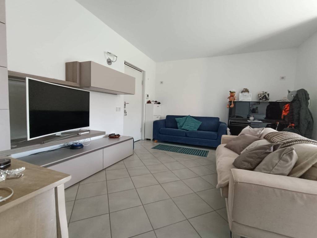 Appartamento a Turate in Via Camillo Benso di Cavour - Foto 4