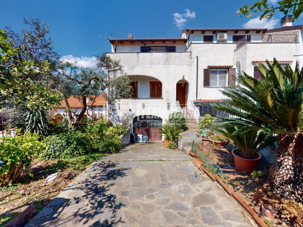 Villa a Toirano in Via Maccagne 11 - Foto 2