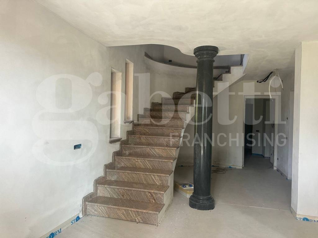 Villa a Longone al segrino in Via Parini, 17 - Foto 2