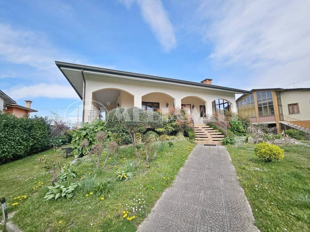 Villa a San vito al tagliamento in Via Adamello, 21 - Foto 1
