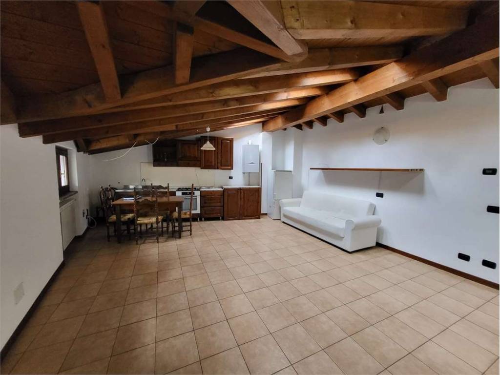 Appartamento a Rezzago in Via Giardino - Foto 3