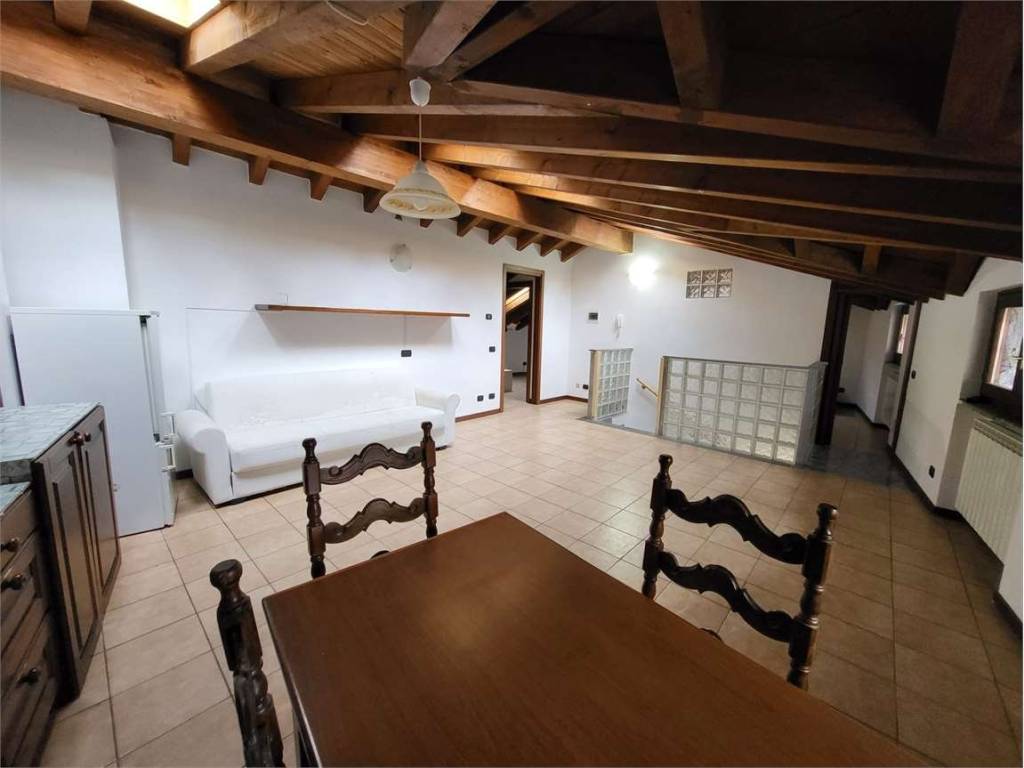 Appartamento a Rezzago in Via Giardino - Foto 4
