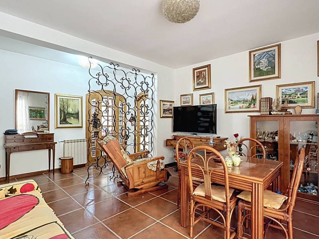 Appartamento a Porto torres in Via Camillo Benso Conte di Cavour - Foto 2