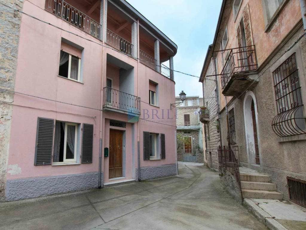 Casa indipendente a Luras in Via Municipio - Foto 2