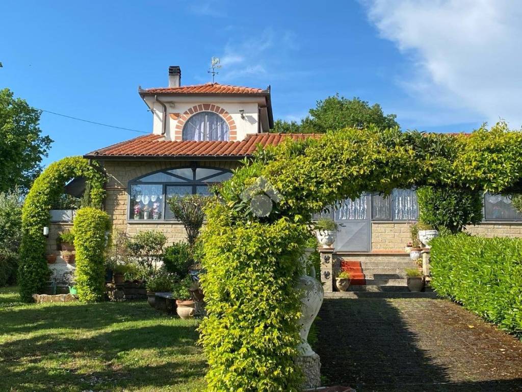 Villa a Fabrica di roma in LOCALITA' GRICCIANO - Foto 2