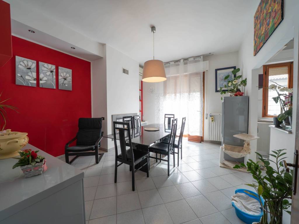 Appartamento a Cecina in Via Salvatore Quasimodo, 22 - Foto 2